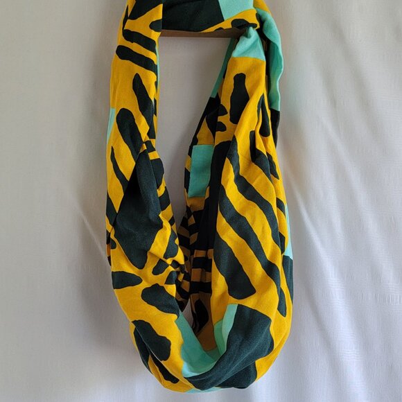 WNDR LN Printed Travel Scarf with Built-In Zipper Pocket NEW WITH TAGS - Picture 7 of 7